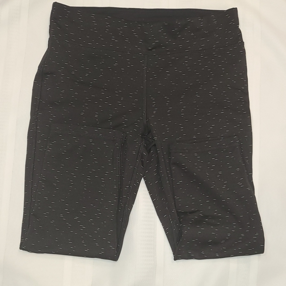 Women's Xersion Fitted Workout Capri's Size M